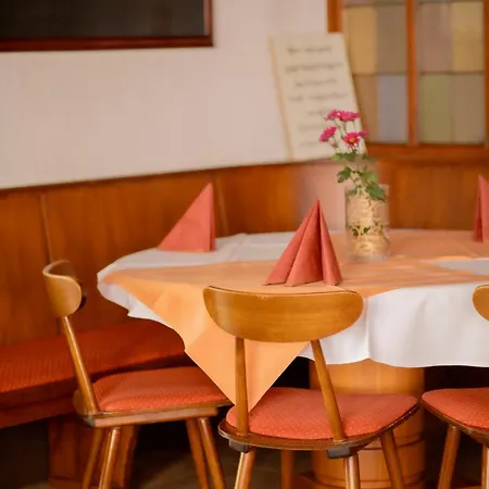 Hotel Stube Und *